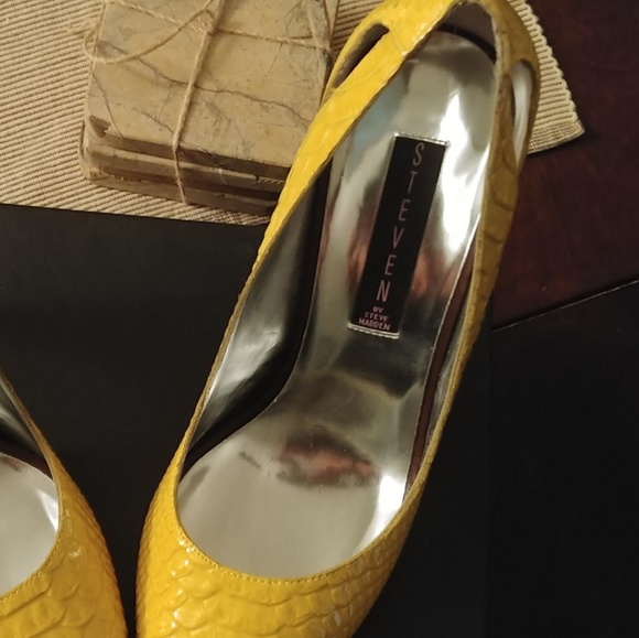 Heels - Picture 3 of 4